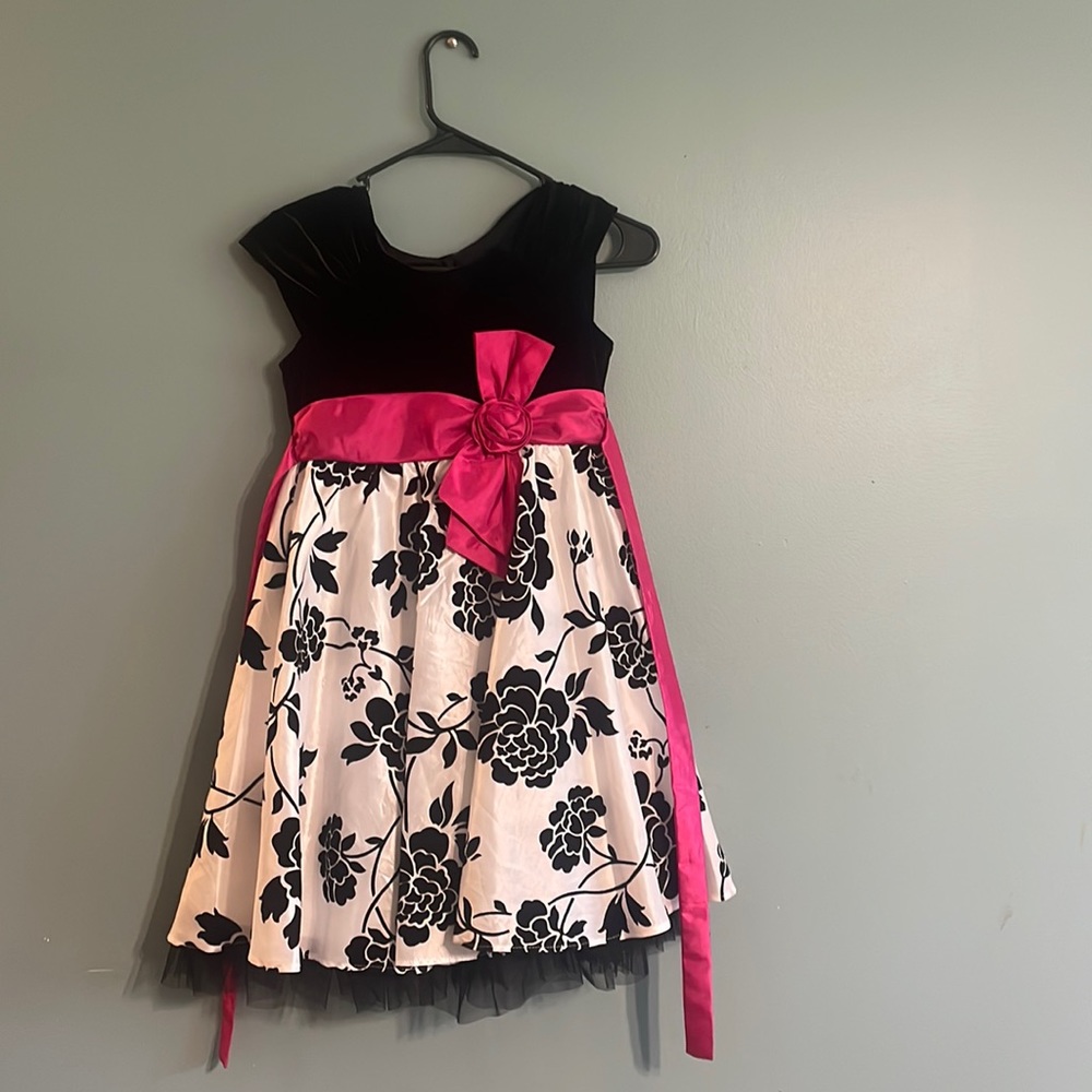 Girls dress
